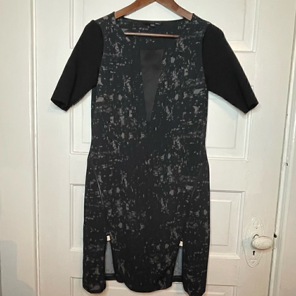 Ellie Tahari Sexy Body Hugging Dress w/ Functional Zippers & Net V Neck